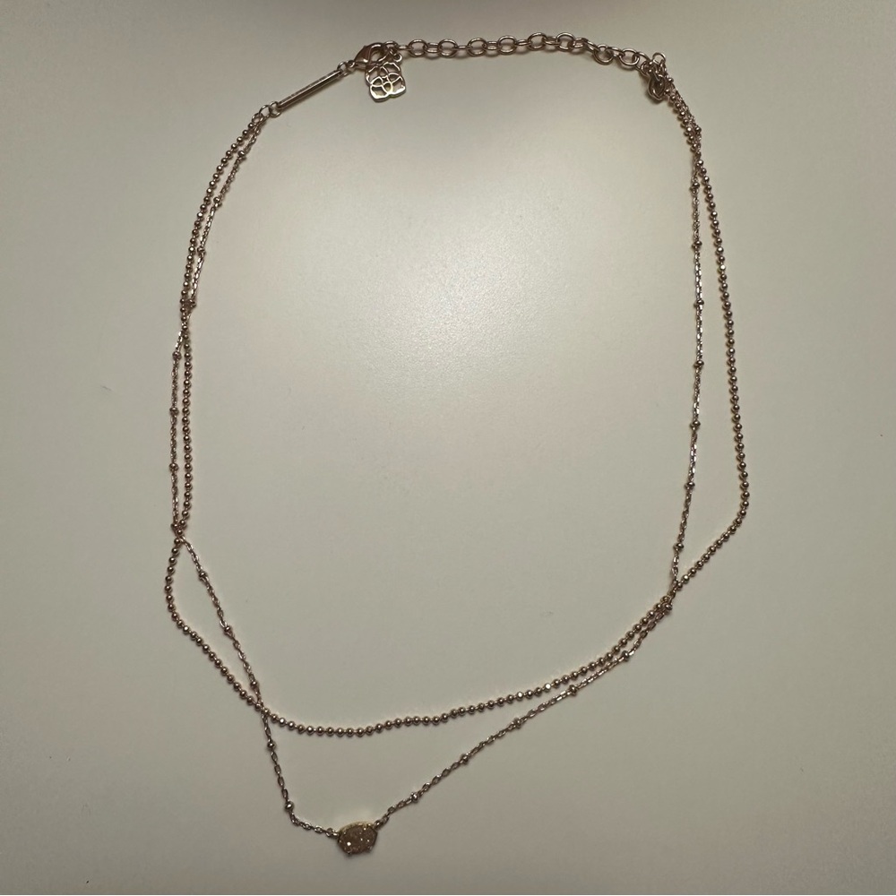Kendra Scott necklace